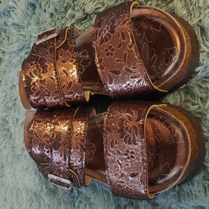 Muk Luks platform sz 9